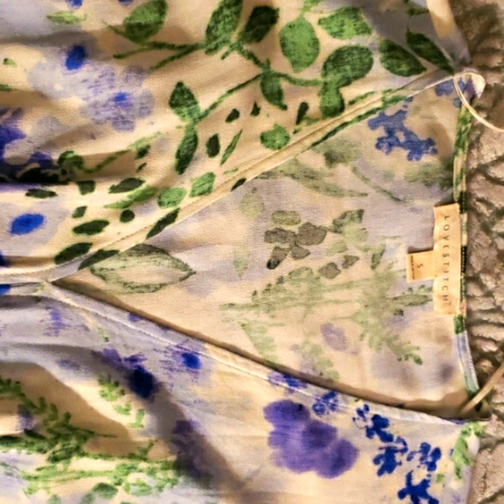blouse - Picture 3 of 4